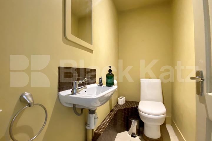 Bright & airy, offering approximately 1050 Sq. Ft.of living & entertaining space Henshaw Street, Elephant and Castle